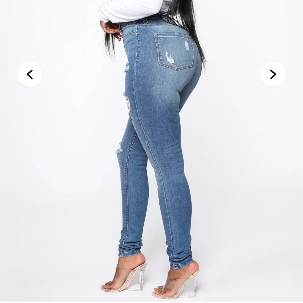 Fashion Nova Size 9 High Rise Distressed Blue Jeans Skinny Stretch 0851-x